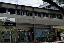 Yio Chu Kang Road (D19), Retail #613699991